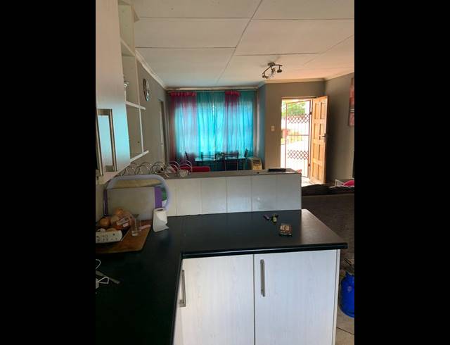 2 BEDROOM PROPERTY TO RENT IN MANIINI